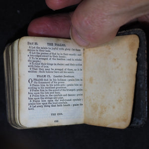 Book of Common Prayer and Administration of the Holy Communion According to the Use of the Church of England. Oxford University Press Warehouse, Amen Corner. Henry Frowde. London. 1898. Silver plaque.