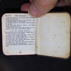 Book of Common Prayer and Administration of the Holy Communion According to the Use of the Church of England. Eyre & Spottiswoode Bible Warehouse Limited. 23, Paternoster Row, E.C. London, Edinburgh and New York. [1903]. Silver plaque.