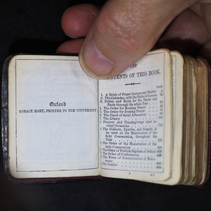 Book of Common Prayer and Administration of the Holy Communion According to the Use of the Church of England. Oxford University Press Warehouse, Amen Corner. Henry Frowde. London. 1898. Silver plaque.