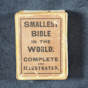 Holy Bible containing Old and New testaments: Translated Out Of The Original Tongues. Glasgow: David Bryce & Son. London: Henry Frowde. Oxford University Press Warehouse, Amen Corner. 1901. Original box.