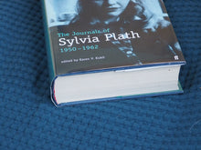 Load image into Gallery viewer, The Journals of Sylvia Plath 1950-1962. Transcribed from the original manuscripts at Smith College. Kukil Karen V. (Editor). ISBN 10: 0571197043 / ISBN 13: 9780571197040 Published by London Faber &amp; Faber, 2000
