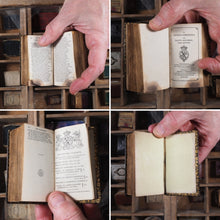 Load image into Gallery viewer, La Divina Comedia. &gt;&gt;PICKERING&#39;S DIAMOND CLASSICS, MINIATURE BOOK&lt;&lt; Dante, Alighieri. Publication Date: 1823 CONDITION: VERY GOOD
