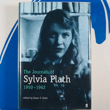 Load image into Gallery viewer, The Journals of Sylvia Plath 1950-1962. Transcribed from the original manuscripts at Smith College. Kukil Karen V. (Editor). ISBN 10: 0571197043 / ISBN 13: 9780571197040 Published by London Faber &amp; Faber, 2000
