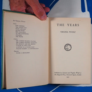THE YEARS. VIRGINIA WOOLF. Hogarth Press. First Edition. Publication Date: 1937 Condition: Very Good