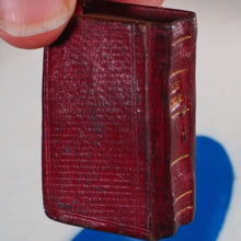 Load image into Gallery viewer, Bible in Miniature or a Concise History of both Testaments. John Harris. London. Circa 1806. &gt;&gt;HUGELY INFLUENTIAL RARE THUMB BIBLE&lt;&lt;
