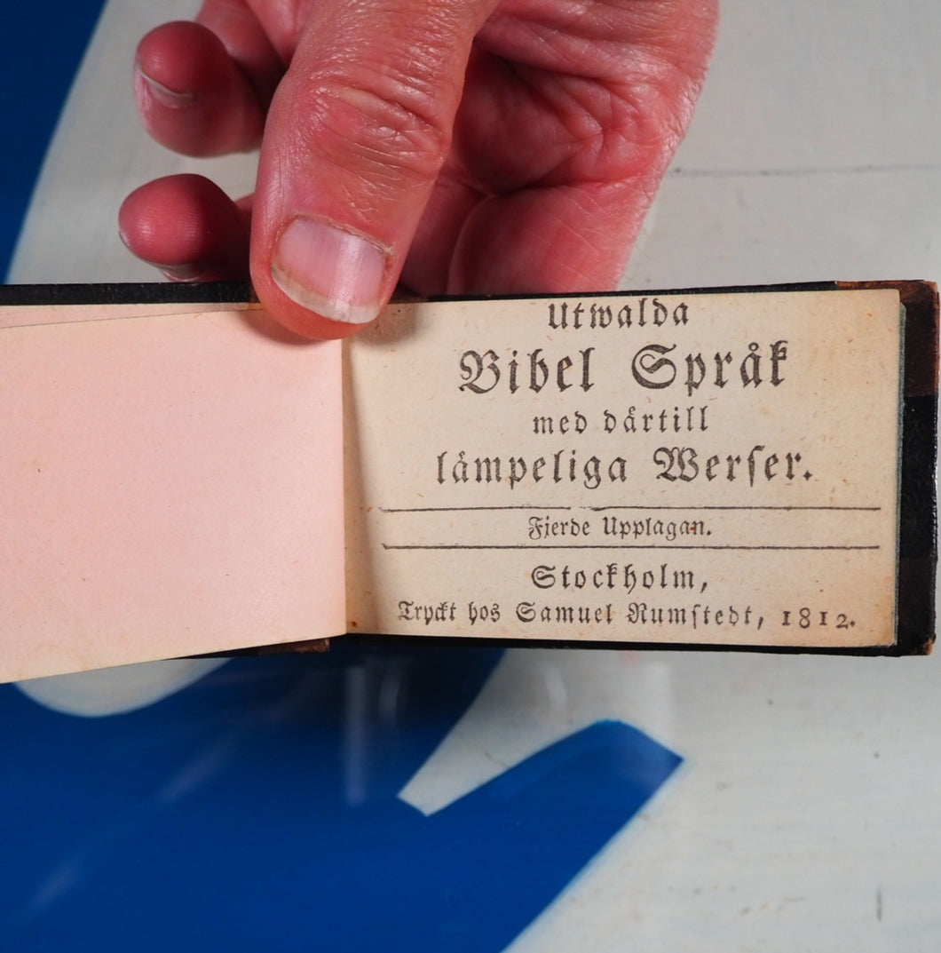 Utwalda bibel sprak med dartill lampeliga werser [Selected languages of the scriptures] >>MINIATURE BOOK<< [Clewberg, Christopher - compiler]. Publication Date: 1812. Condition: Very Good